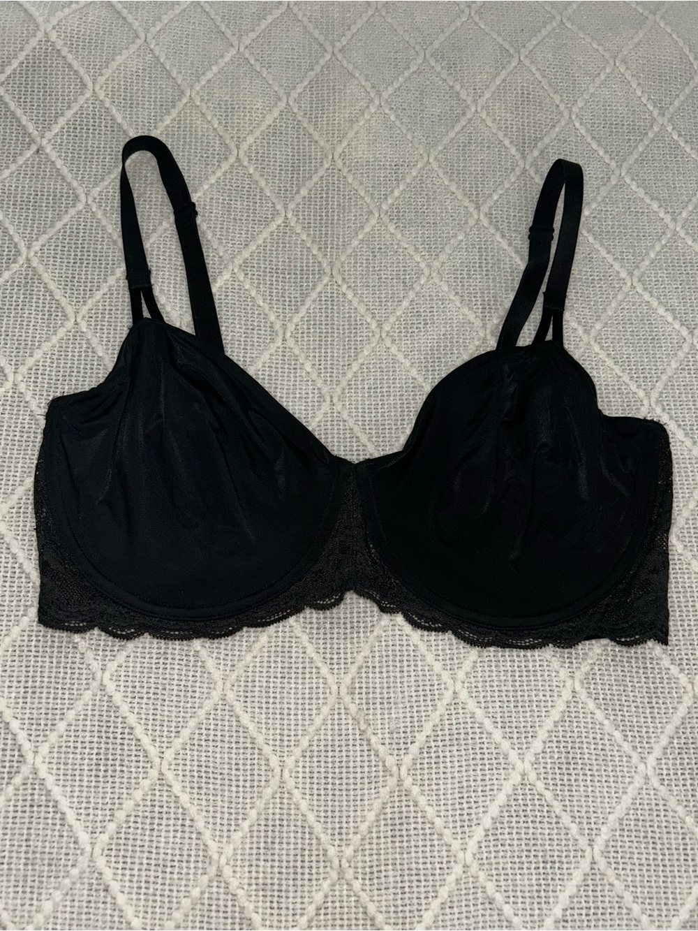 Victoria's Secret Black Lace Underwire Bra (36DDD)